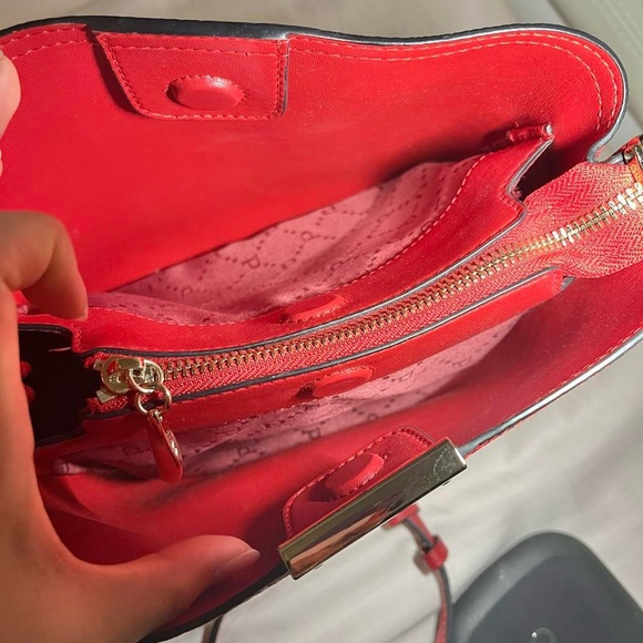 Red leather bag - Picture 3 of 5